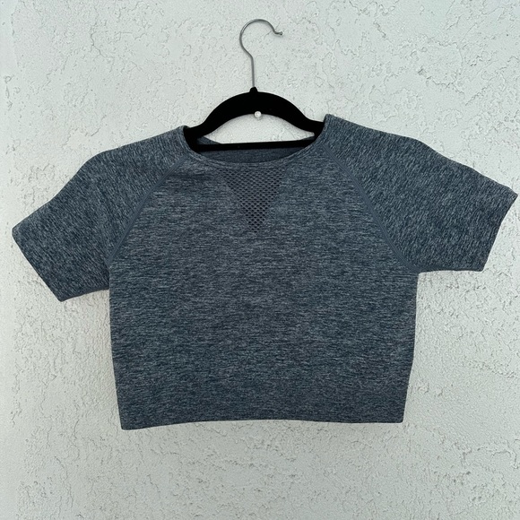 Buff Bunny Blue Gray Recharge Seamless Crop Short Sleeve Granite Medium NWT - Picture 4 of 9